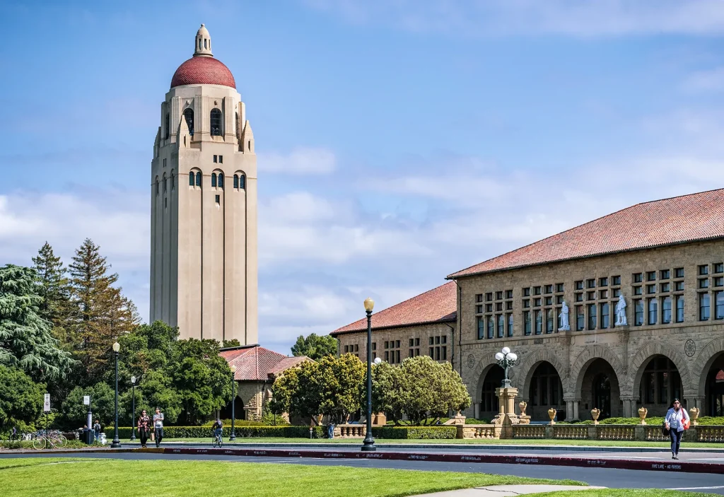 Du Học Tại Stanford University: Bệ Phóng Ước Mơ Trong Thung Lũng Silicon