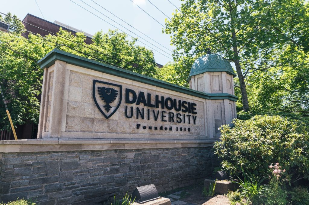 Du Học Tại Dalhousie University: Trải Nghiệm Giáo Dục Đẳng Cấp Tại Canada